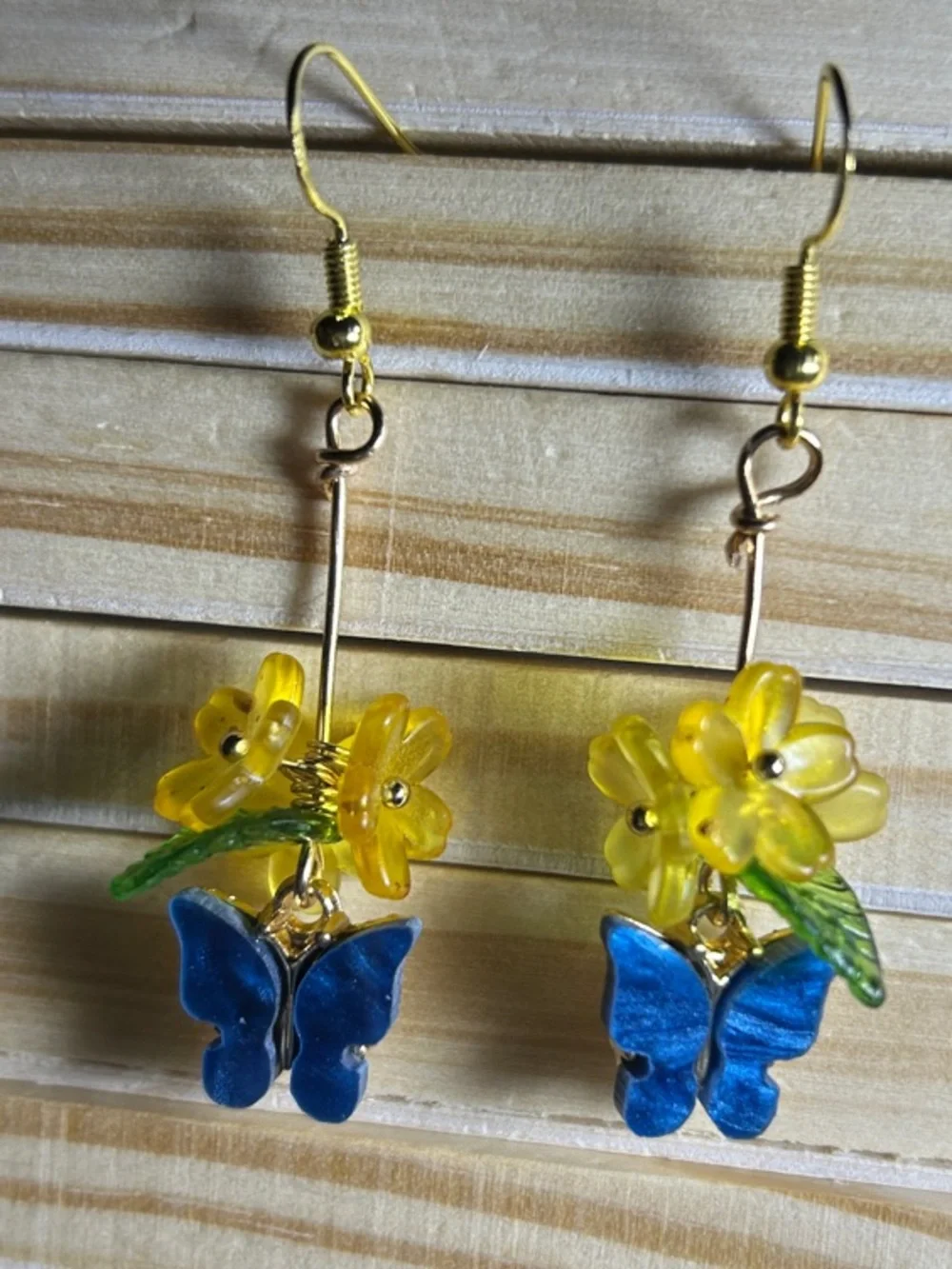 3/$25 Yellow Flower & Blue Butterfly Dangle Earrings - Picture 5 of 5